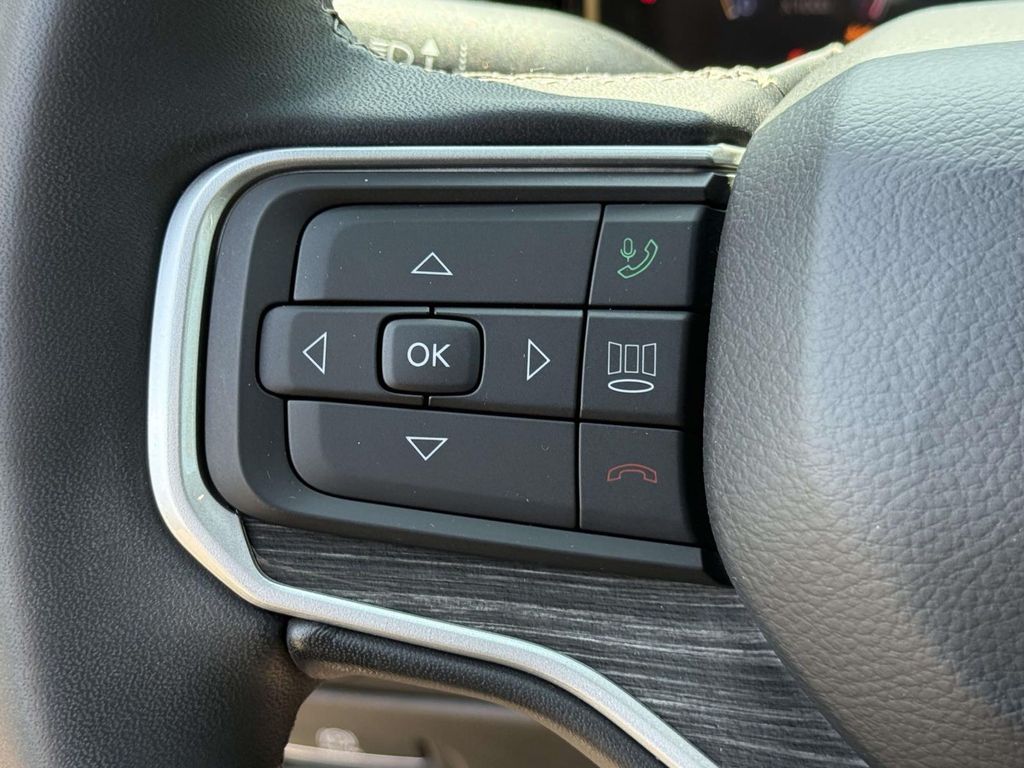 Used 2022 White Jeep Series II image 23