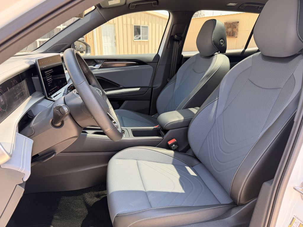 2025 Volkswagen Tiguan 2.0T SE R-Line Black - 11