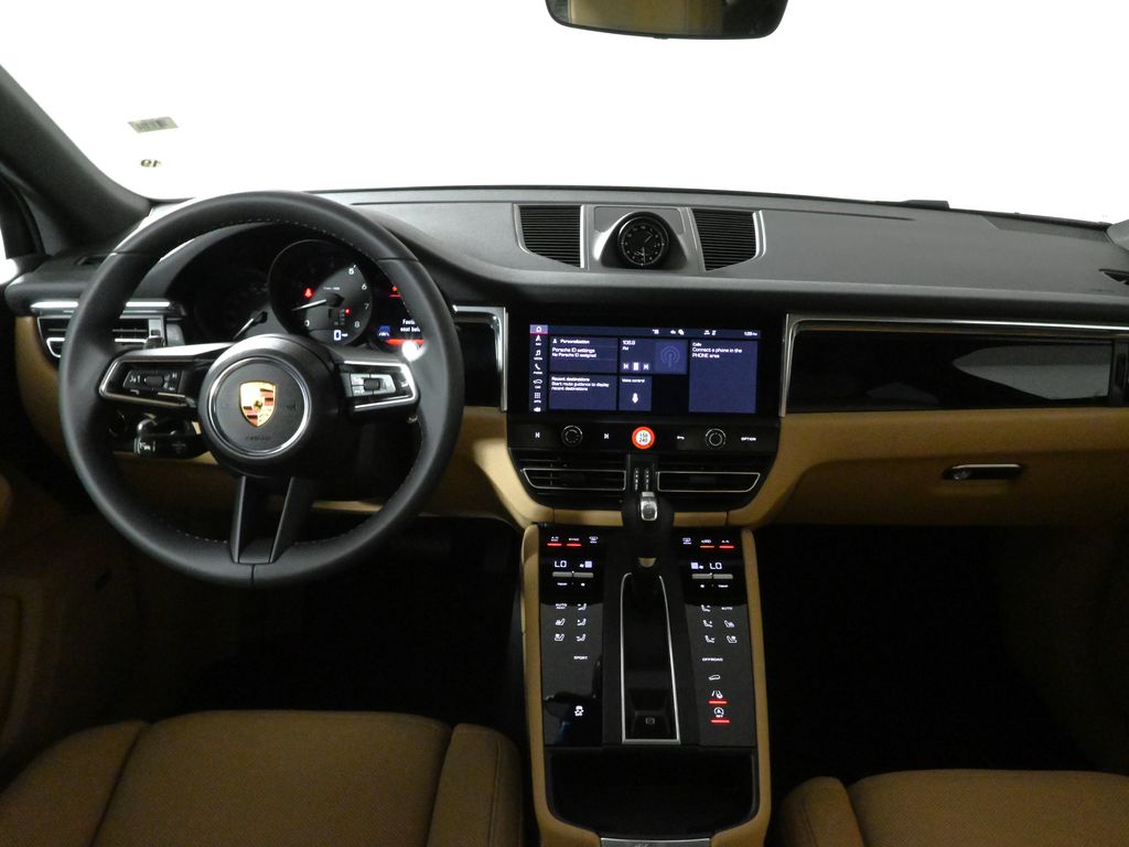 Thumbnail: 2025 Porsche Macan - 17