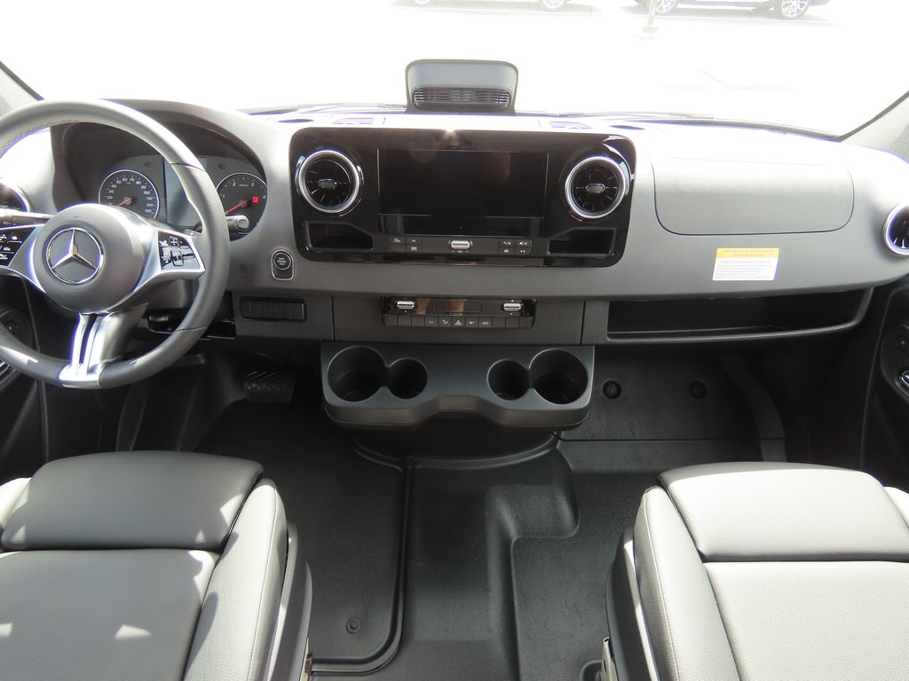 2025 Mercedes-Benz Sprinter 2500 14