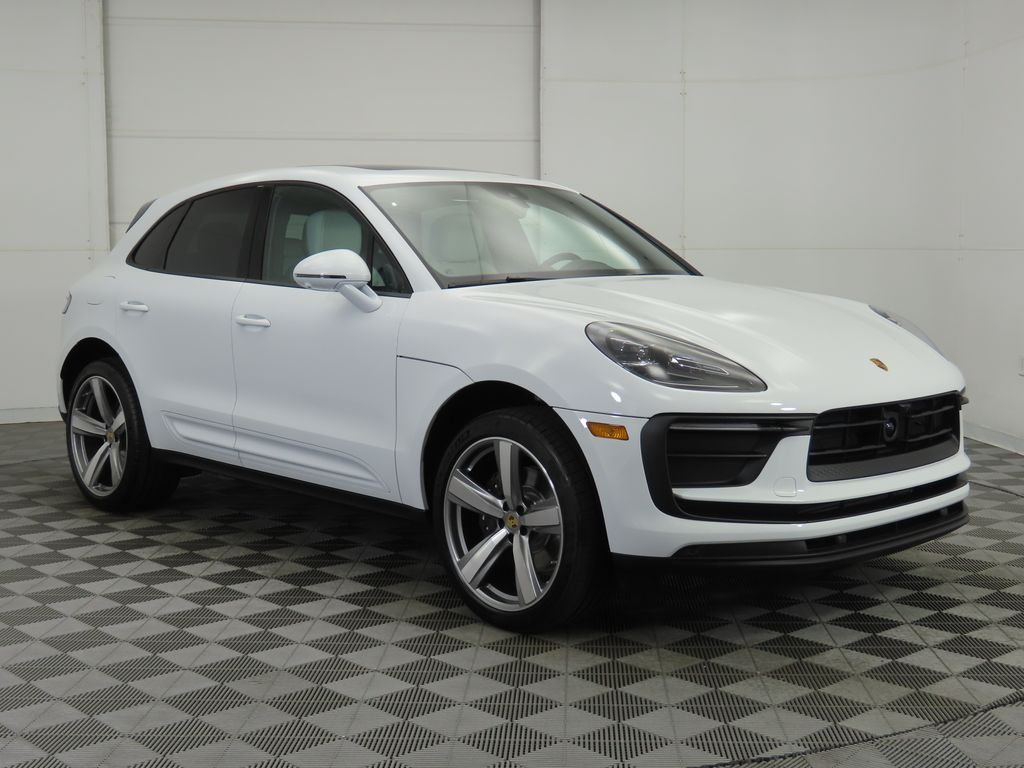 Thumbnail: 2025 Porsche Macan - 9