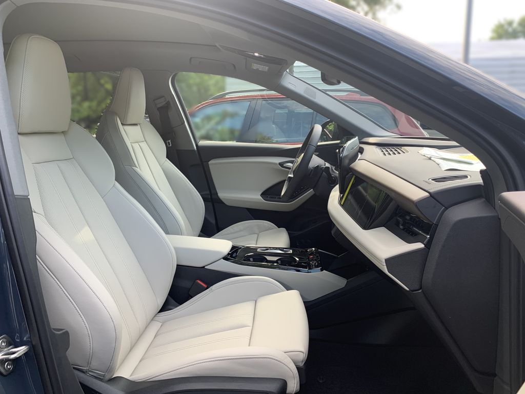 Thumbnail: 2025 Audi Q6 e-tron - 16