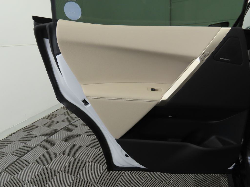 2025 BMW iX xDrive50 26