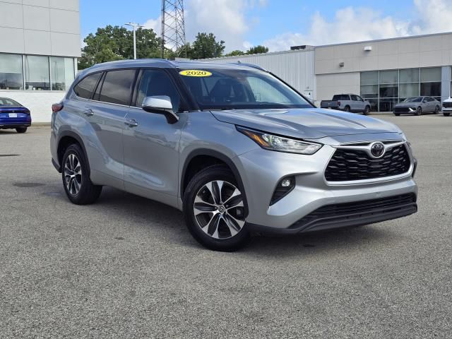 Celestial Silver Metallic 2020 Toyota Highlander SUV / Crossover Front-Wheel Drive 8-Speed Automatic