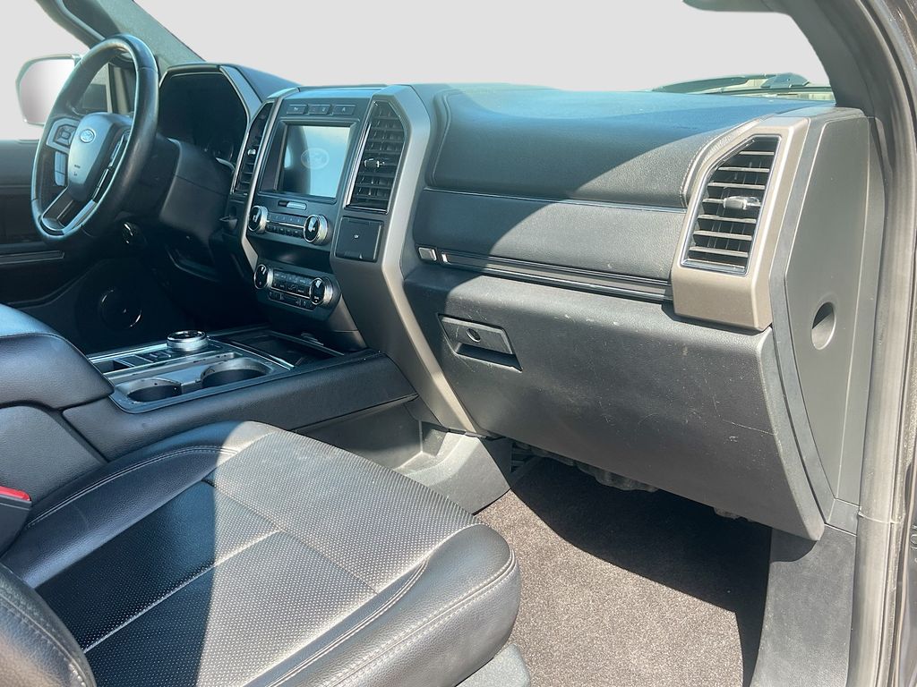 Used 2019 Gray Ford XLT image 32
