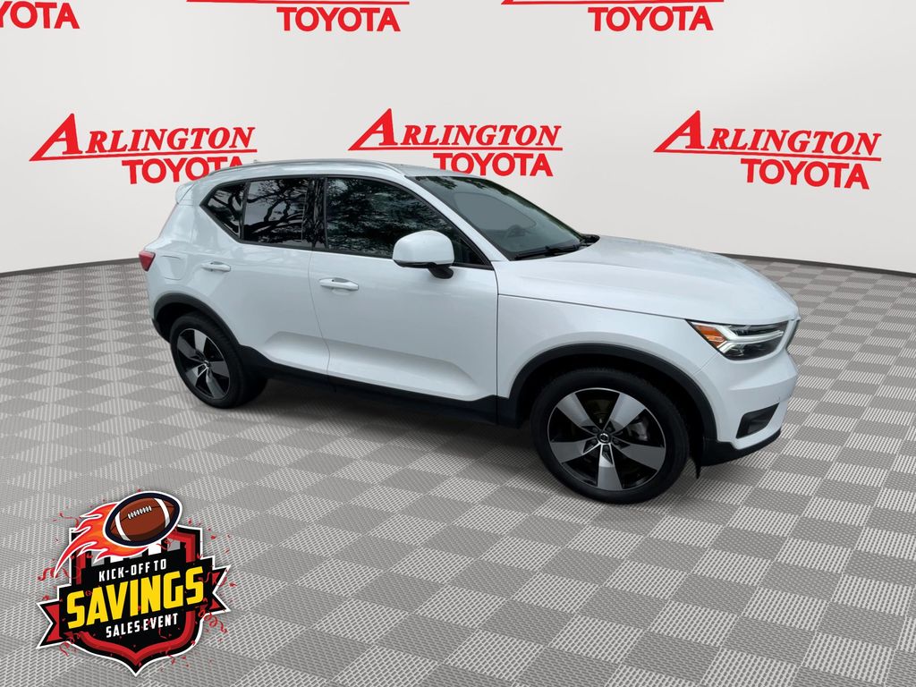 Used 2022 Volvo XC40 SUV