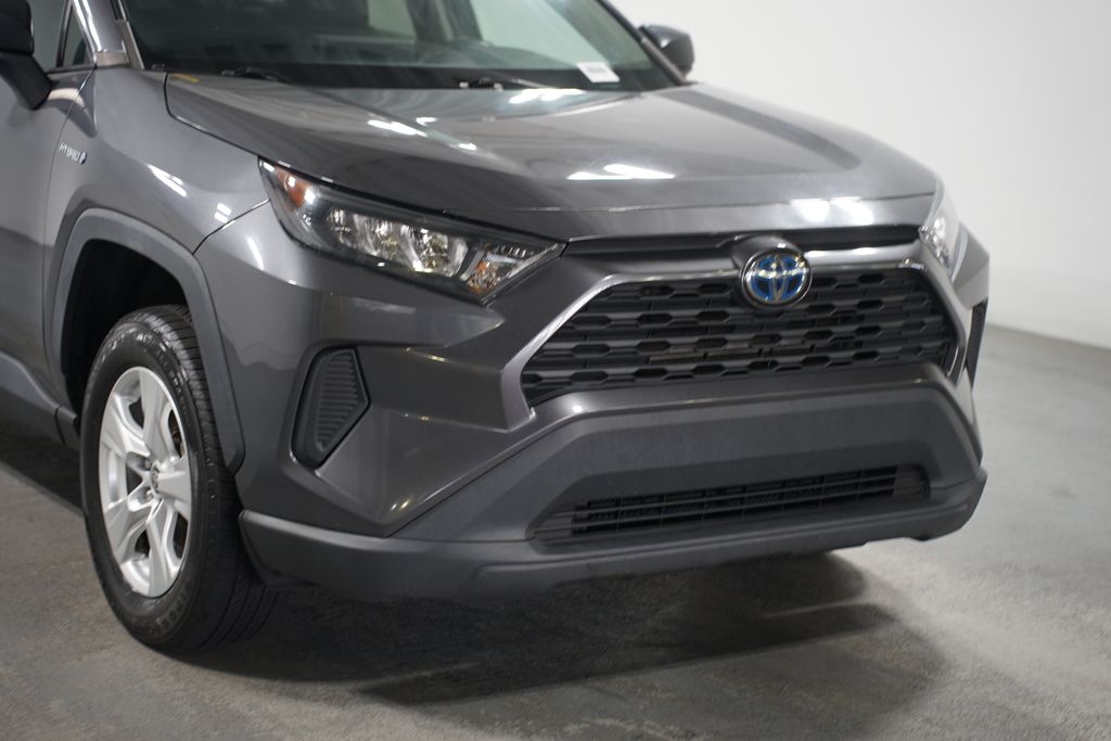 2021 Toyota RAV4 LE 4
