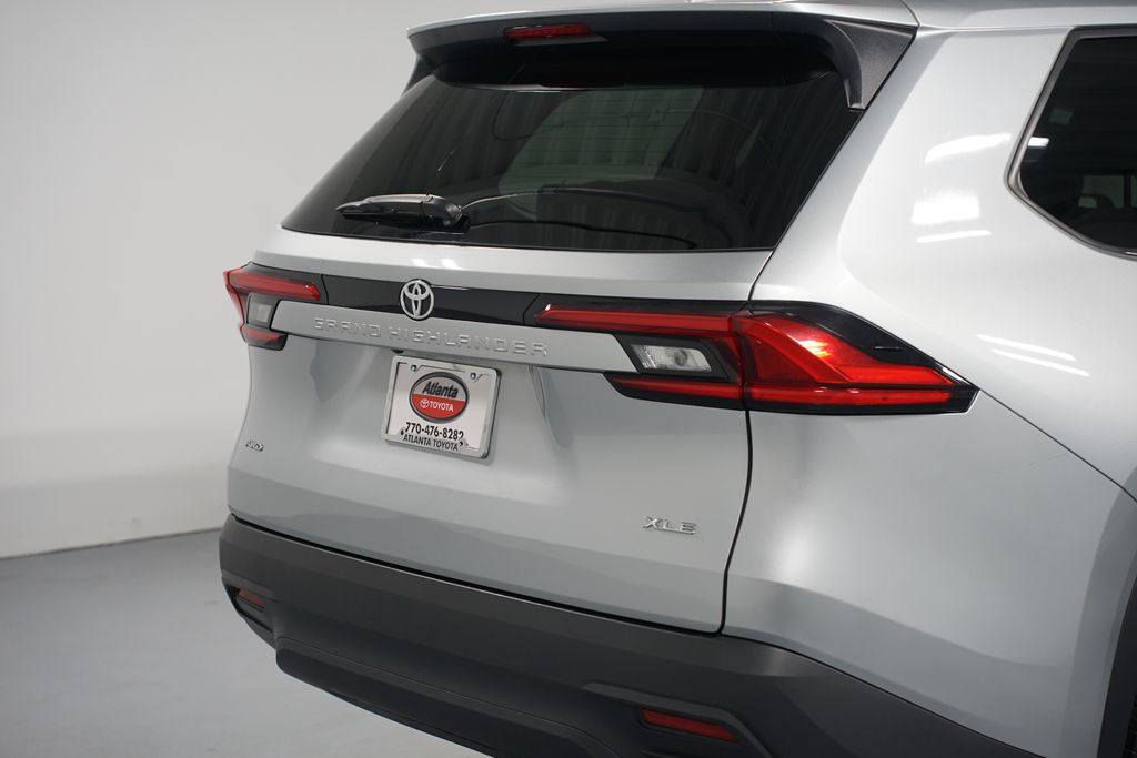 Thumbnail: 2024 Toyota Grand Highlander - 9