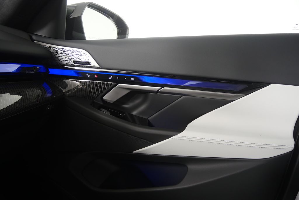 Thumbnail: 2026 BMW M5 - 26