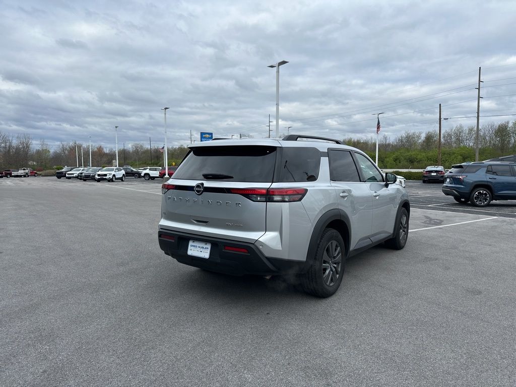 2024 Nissan Pathfinder SV photo
