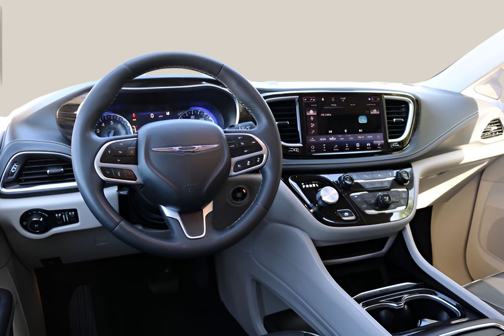 Used Car 2023 Chrysler Pacifica  Limited For Sale Under $30,000 In Austin, Texas