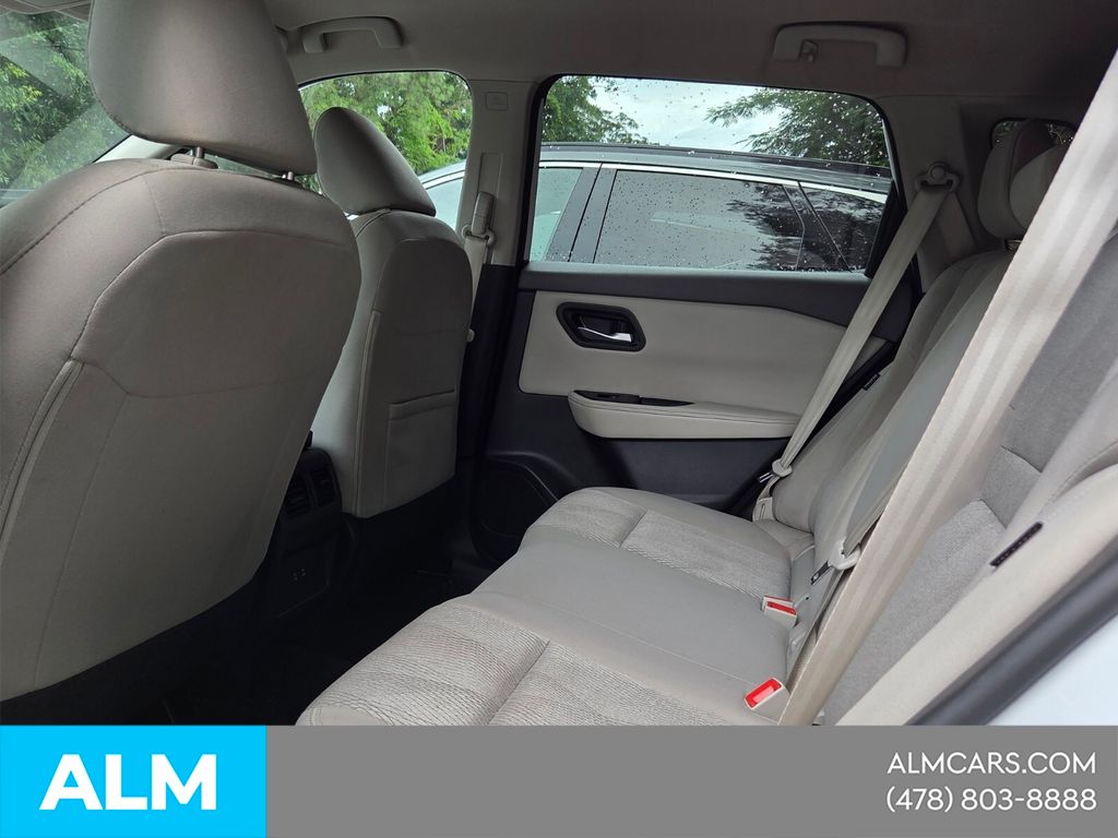 Used 2025 White Nissan SV image 4