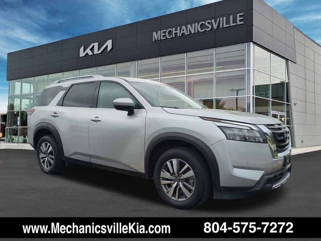 Brilliant Silver Metallic 2025 Nissan Pathfinder SL FWD SUV / Crossover Front-Wheel Drive 9-Speed Automatic