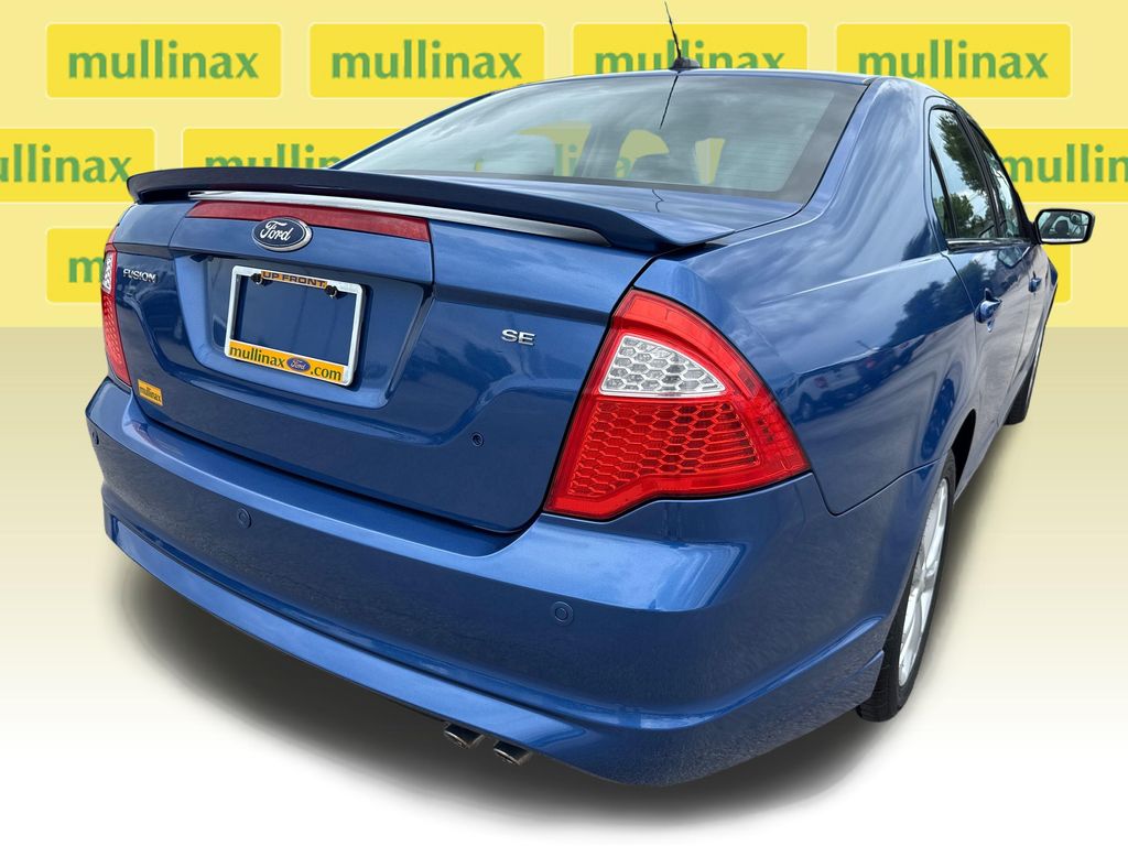 Used 2012 Blue Ford SE image 4