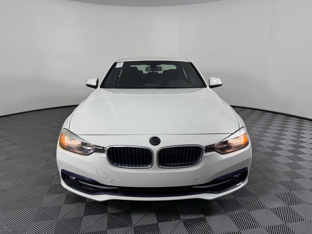 Thumbnail: 2017 BMW 3 Series - 2