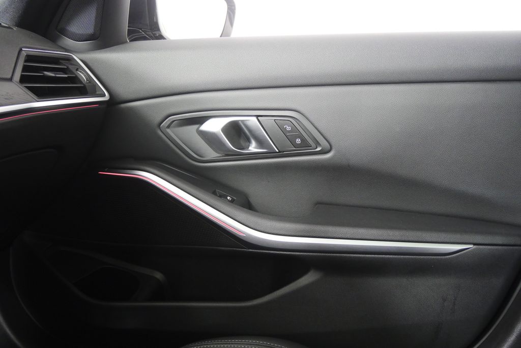 Thumbnail: 2024 BMW 3 Series - 28