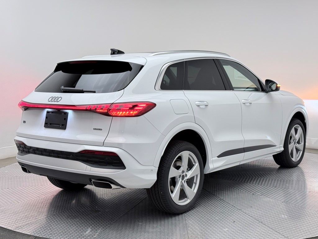 Thumbnail: 2025 Audi Q5 - 13