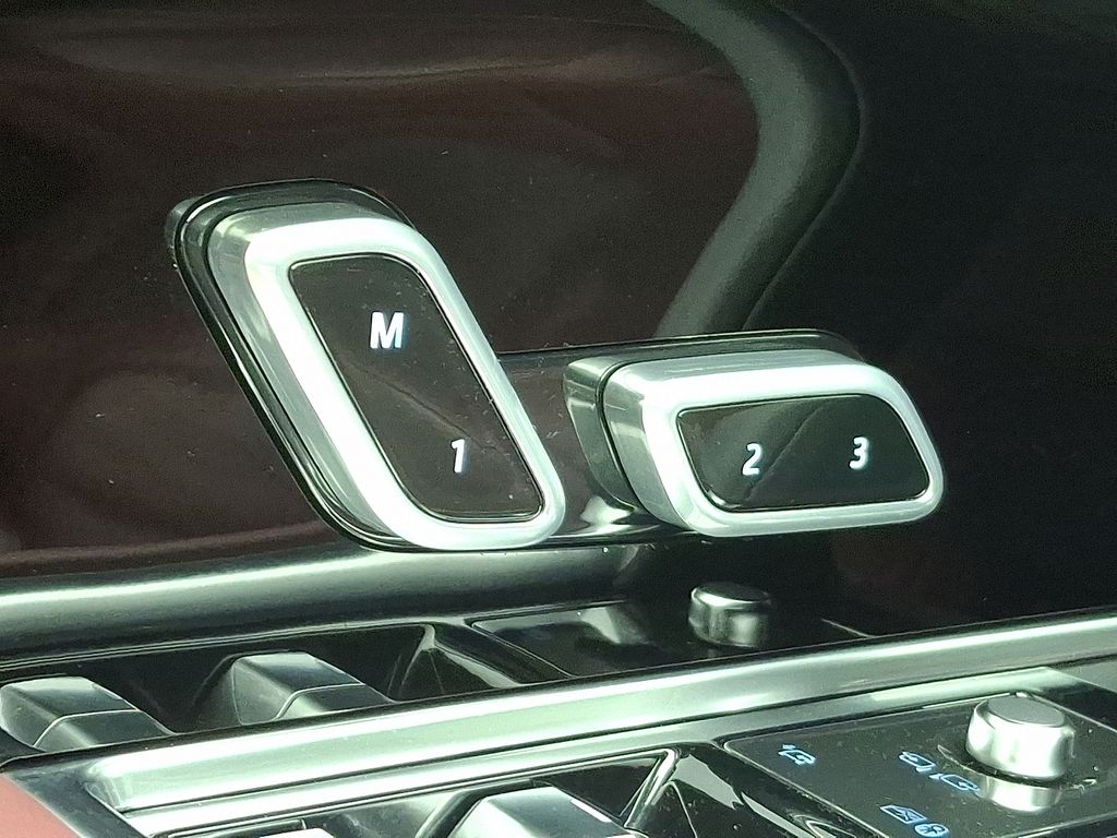 Thumbnail: 2025 Land Rover Range Rover - 27