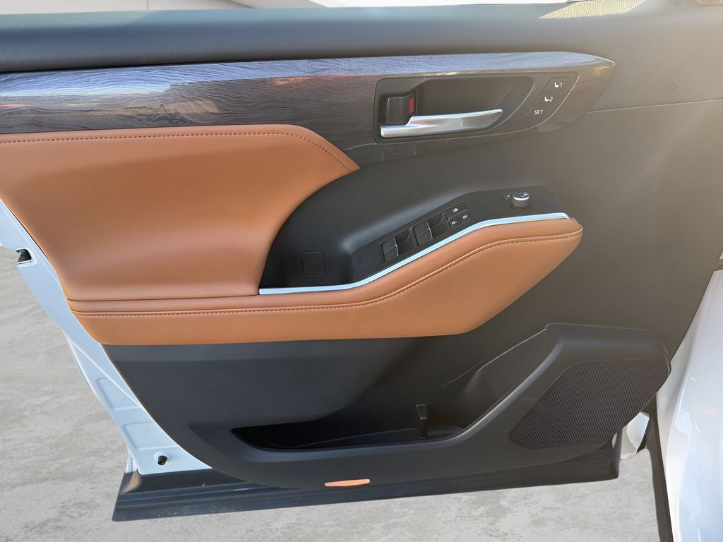 2023 Toyota Highlander Hybrid