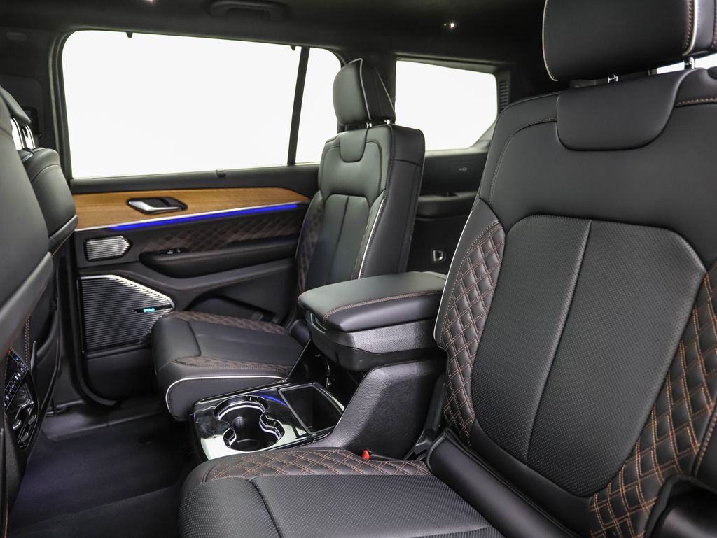 Thumbnail: 2023 Jeep Grand Cherokee L - 23