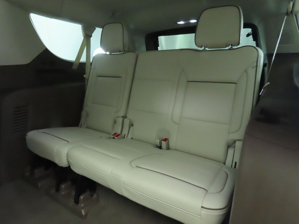 Thumbnail: 2023 GMC Yukon XL - 19