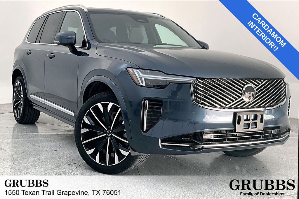 2025 Volvo XC90 B5 Plus Bright Theme 7-Passenger AWD