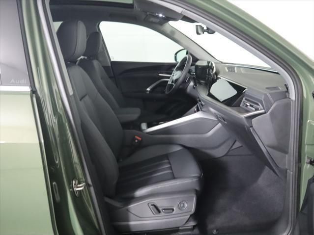 Thumbnail: 2025 Audi Q5 - 22