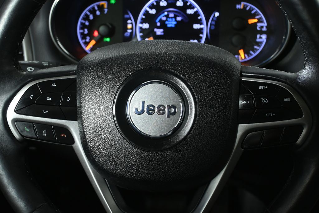 Thumbnail: 2018 Jeep Grand Cherokee - 17