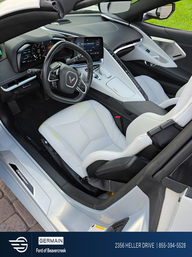 Used 2021 Silver Chevrolet Stingray image 3