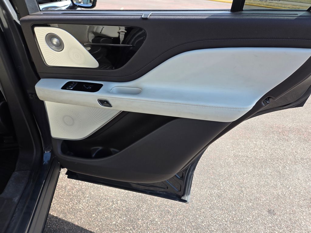 2020 Lincoln Aviator Black Label