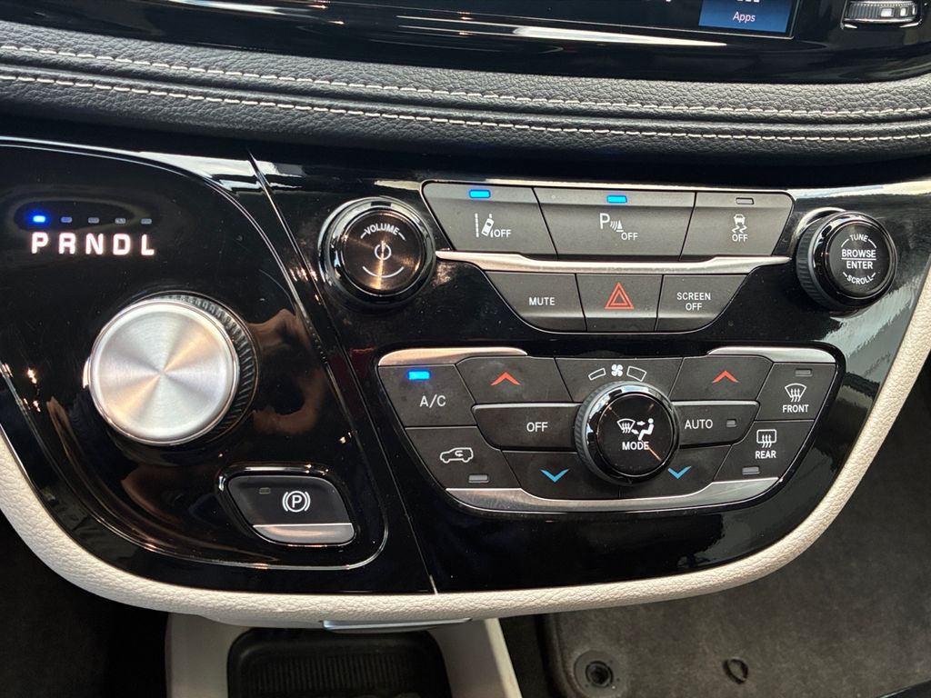 Used Car 2024 Chrysler Pacifica Hybrid  Select For Sale Under $30,000 In Austin, Texas