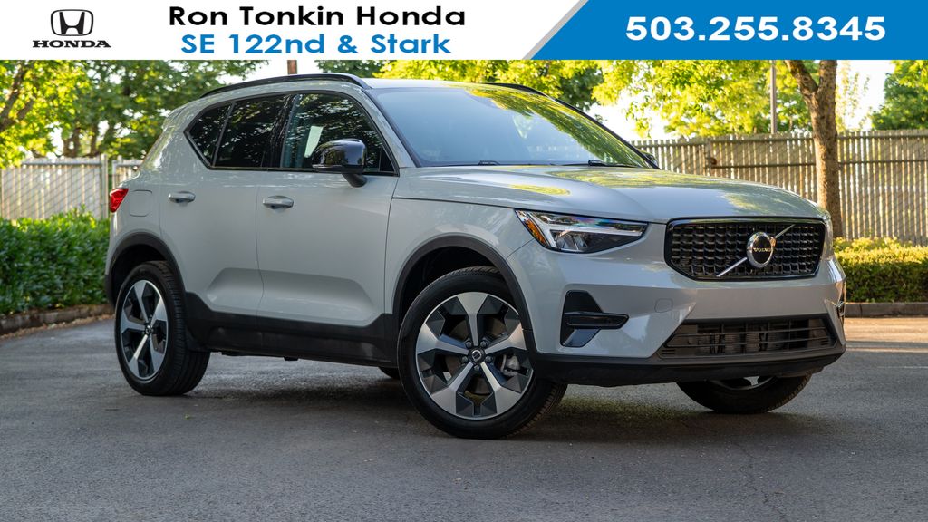 2024 Volvo Xc40 B5 Core