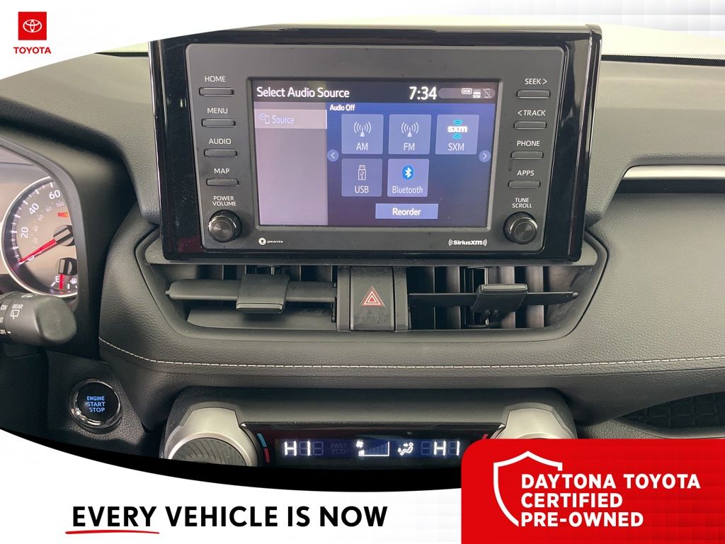 2022 Toyota RAV4 XLE - Photo 21