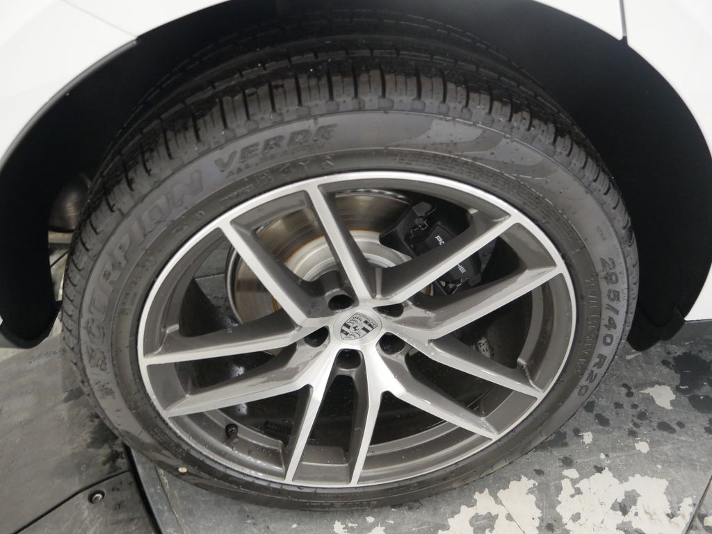 Thumbnail: 2026 Porsche Macan - 15