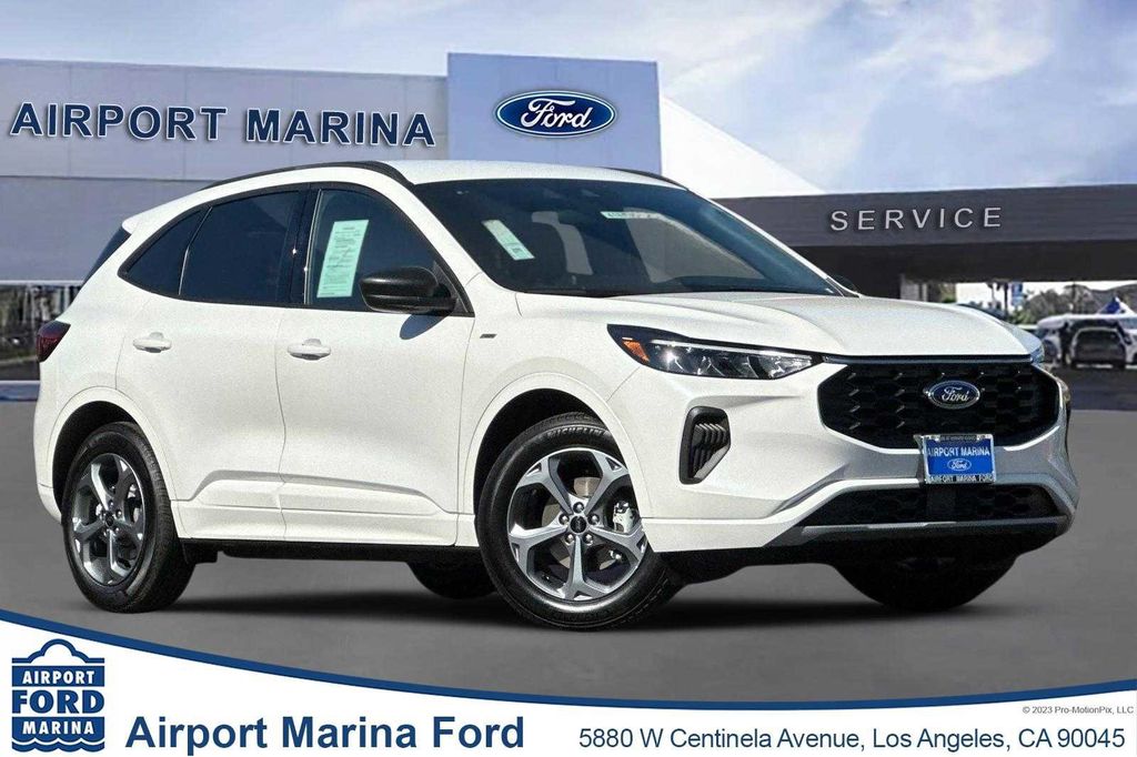 2024 Ford Escape ST-Line 1