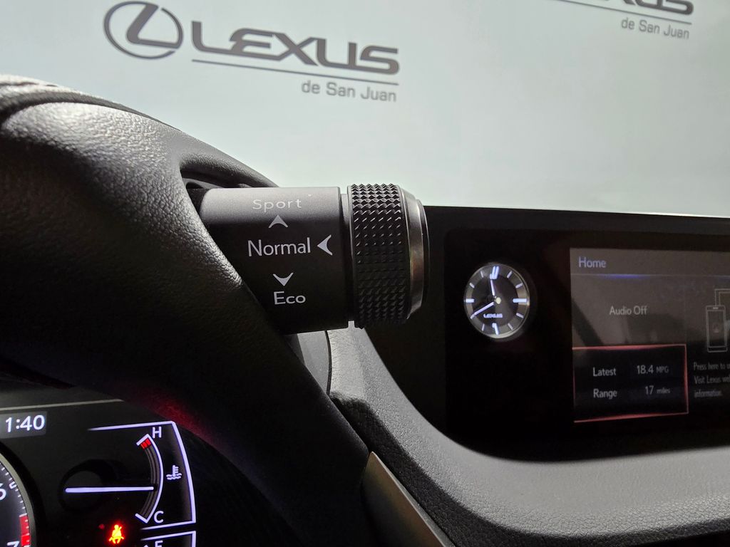 Thumbnail: 2021 Lexus ES - 19