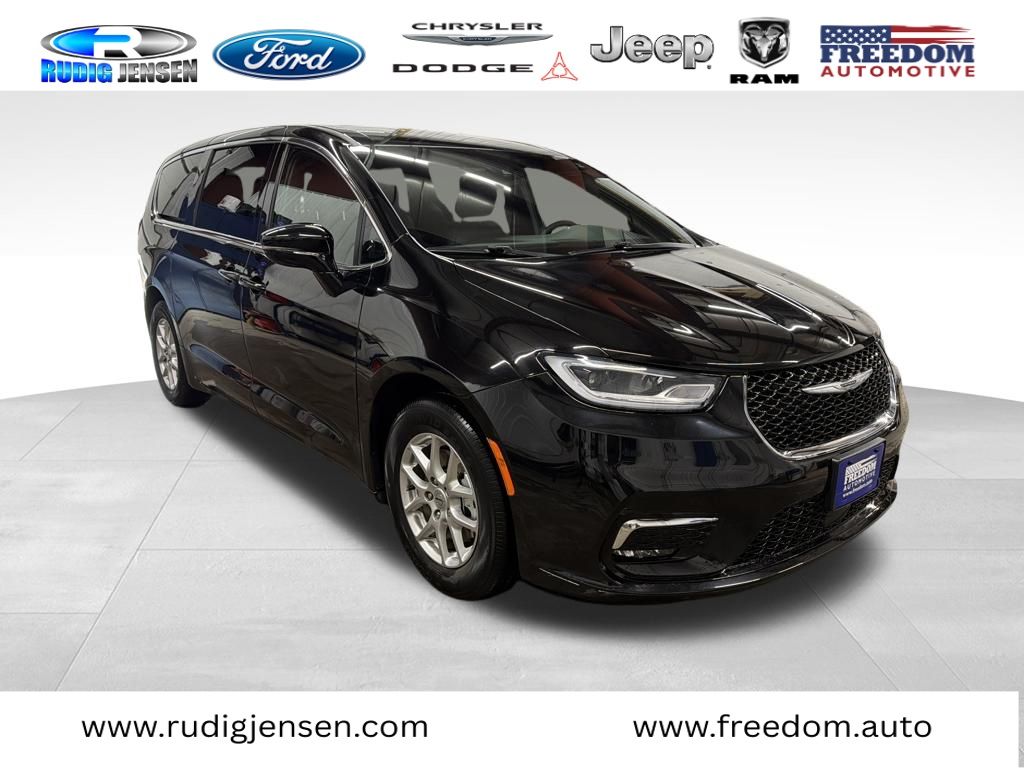 2025 Chrysler Pacifica Select FWD