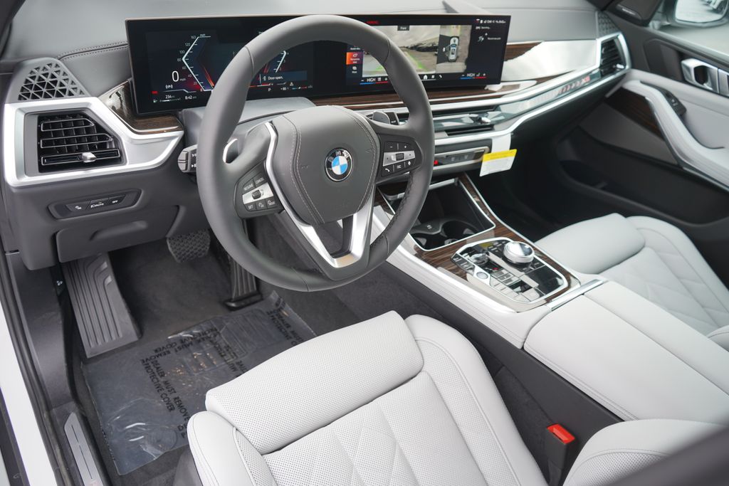 2025 BMW X5 sDrive40i 12