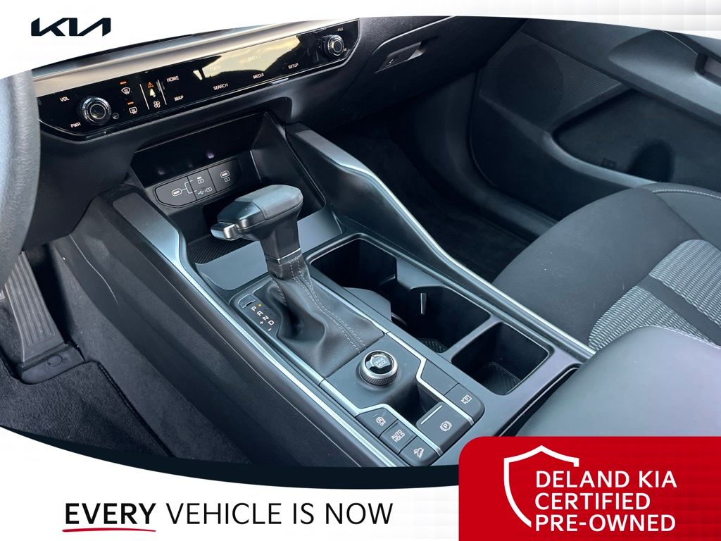 2024 Kia Sorento LX - Photo 26