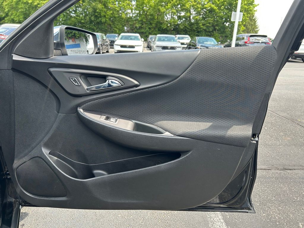 Thumbnail: 2019 Chevrolet Malibu - 24