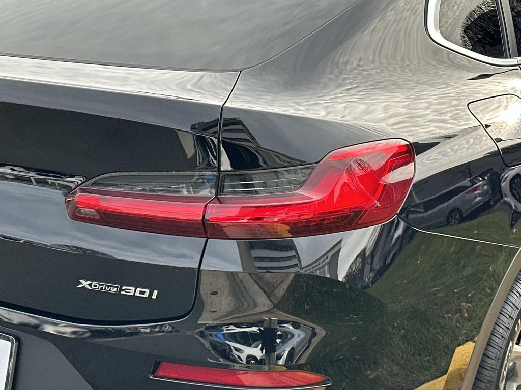 Thumbnail: 2023 BMW X4 - 7