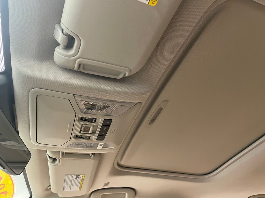 Thumbnail: 2023 Toyota RAV4 - 31