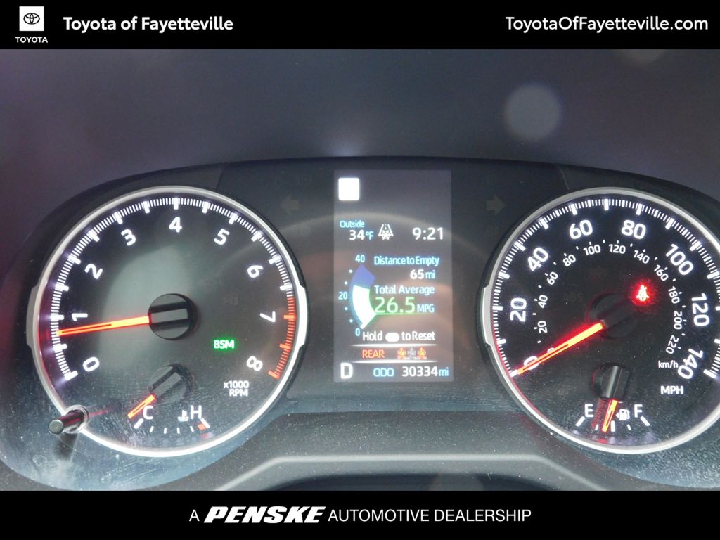 Thumbnail: 2022 Toyota RAV4 - 12