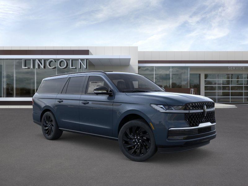 Thumbnail: 2025 Lincoln Navigator L - 7