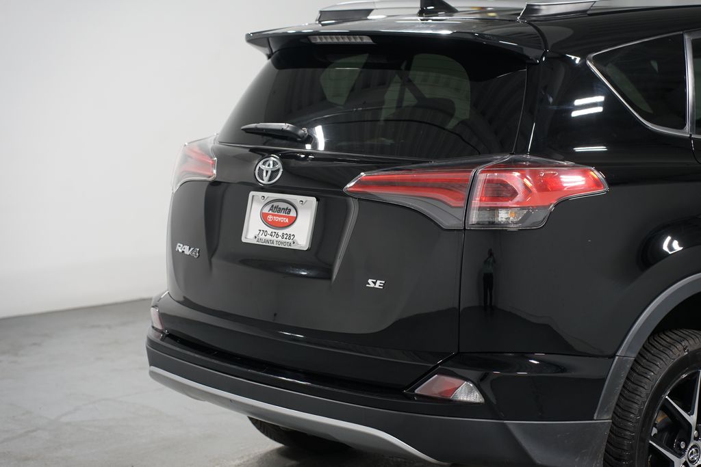 Thumbnail: 2017 Toyota RAV4 - 9
