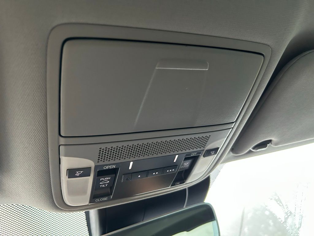 Thumbnail: 2019 Acura TLX - 31