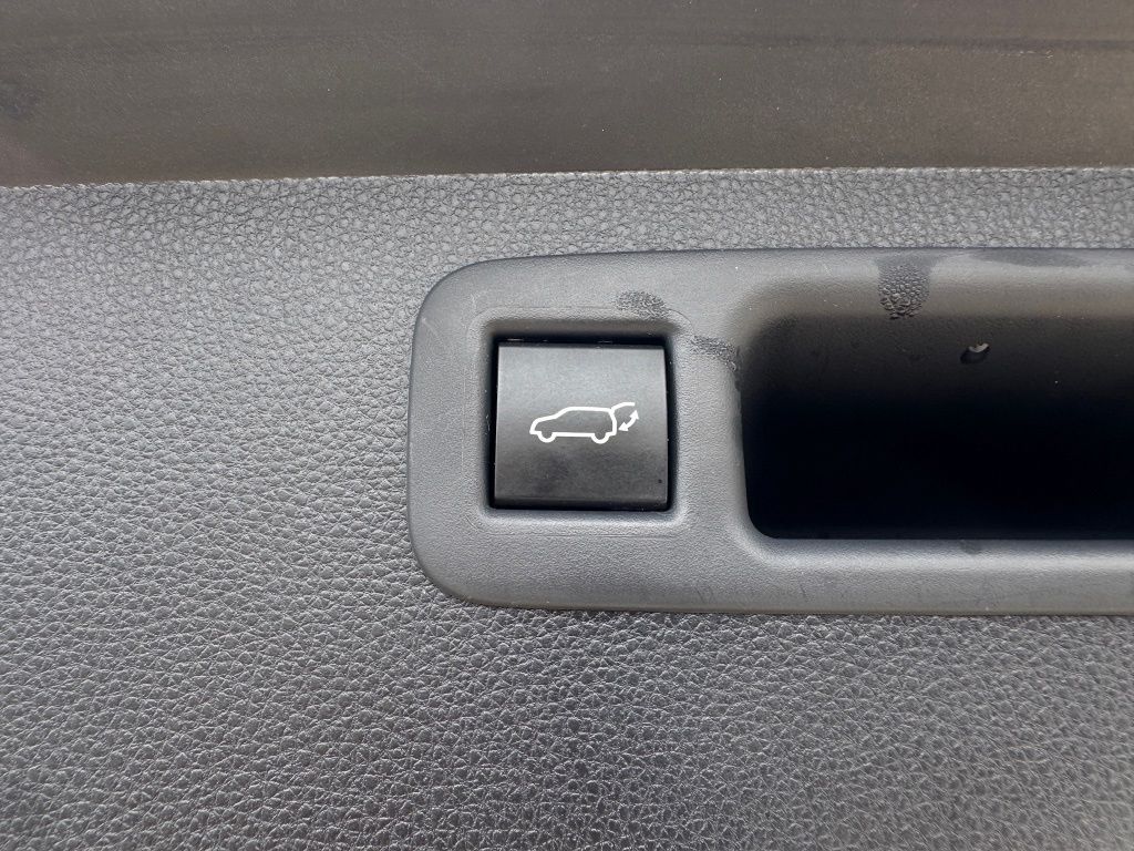 2022 Toyota Highlander XLE Beige at Bravo Nissan