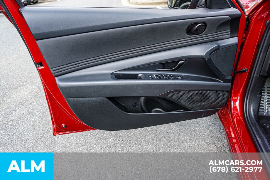 2025 Hyundai Elantra SEL - Photo 45