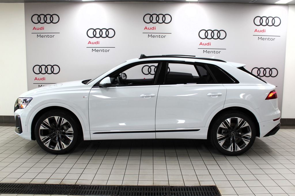 Thumbnail: 2026 Audi Q8 - 3