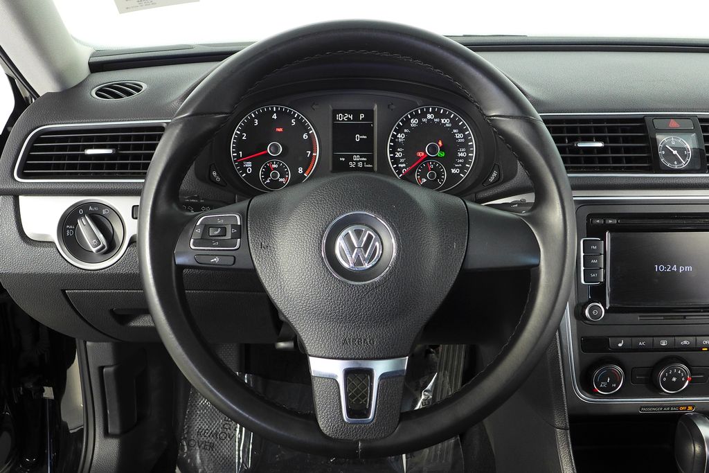 Thumbnail: 2015 Volkswagen Passat - 26